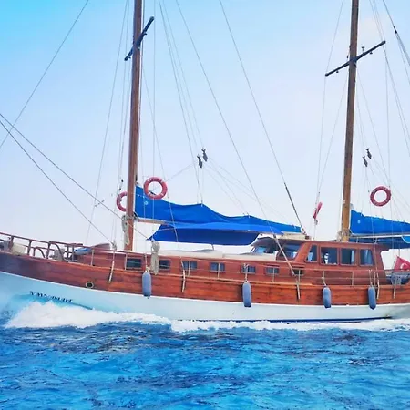 Navy Blue Yacht Charter Båthotell Marmaris