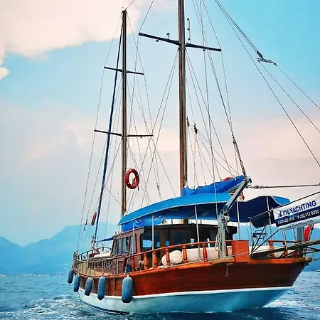 보트호텔 Navy Blue Yacht Charter